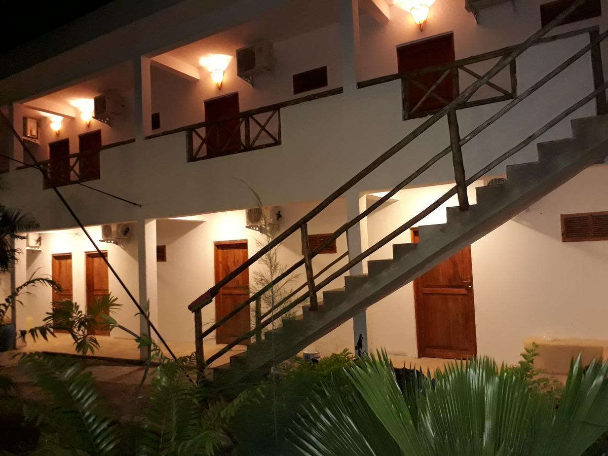 27 Cafe Zanzibar Airport Hotel ภายนอก รูปภาพ