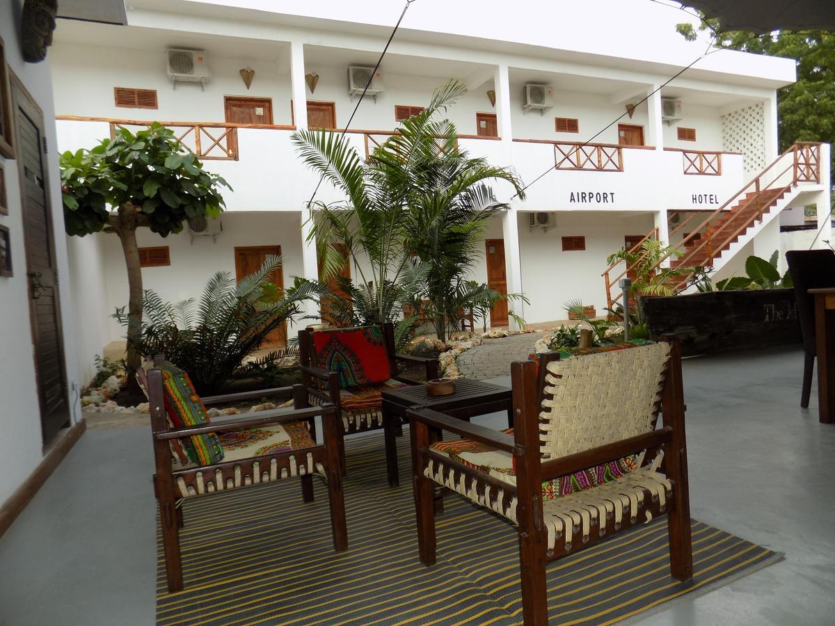 27 Cafe Zanzibar Airport Hotel ภายนอก รูปภาพ
