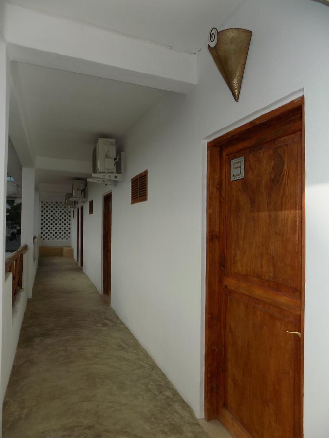 27 Cafe Zanzibar Airport Hotel ภายนอก รูปภาพ