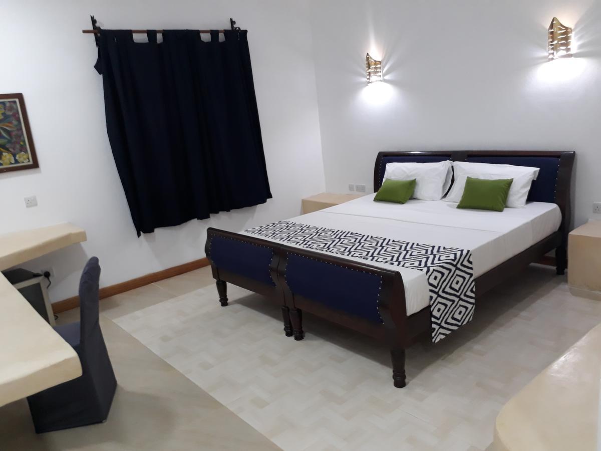 27 Cafe Zanzibar Airport Hotel ภายนอก รูปภาพ