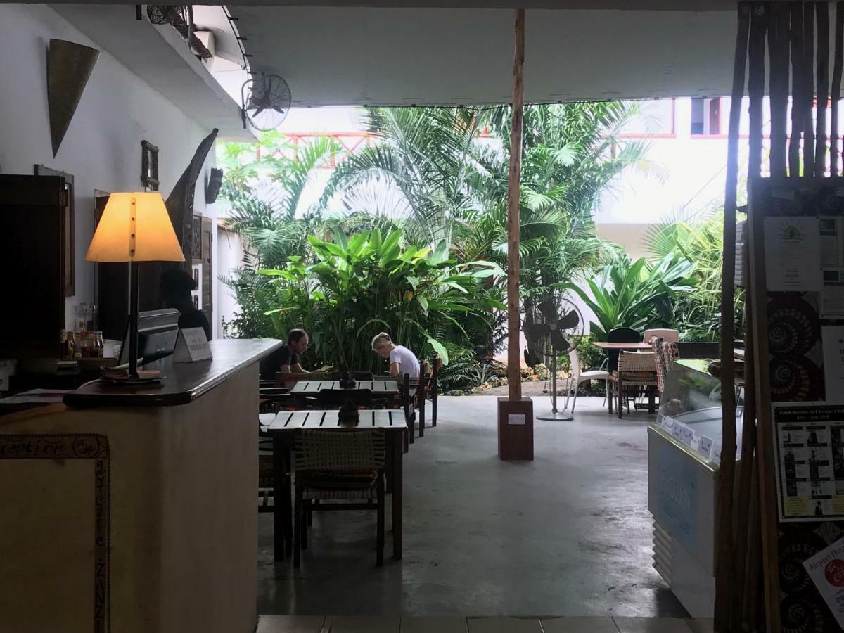 27 Cafe Zanzibar Airport Hotel ภายนอก รูปภาพ